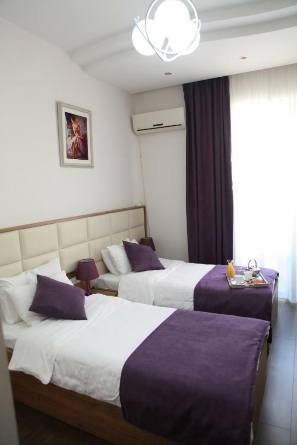 Rio Hotel Tbilisi Buitenkant foto