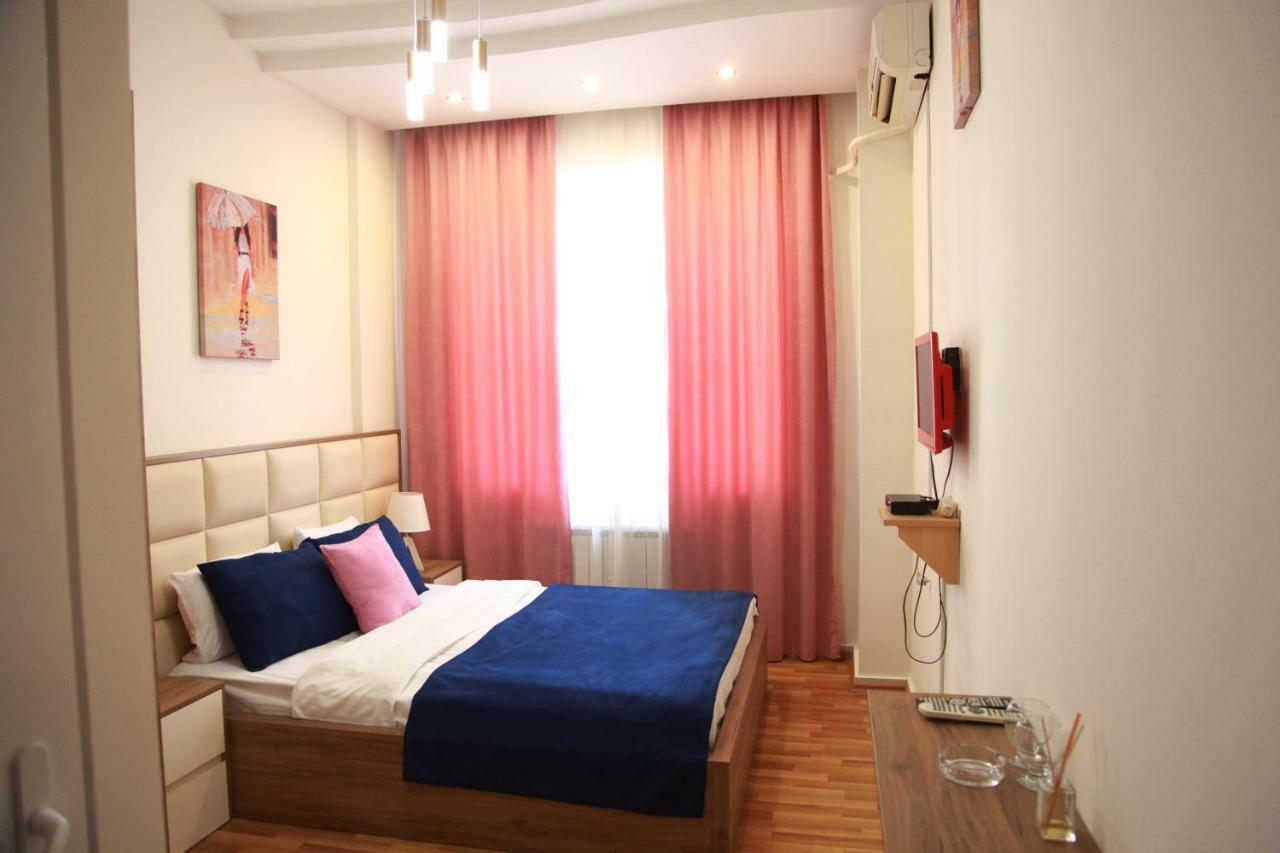Rio Hotel Tbilisi Buitenkant foto
