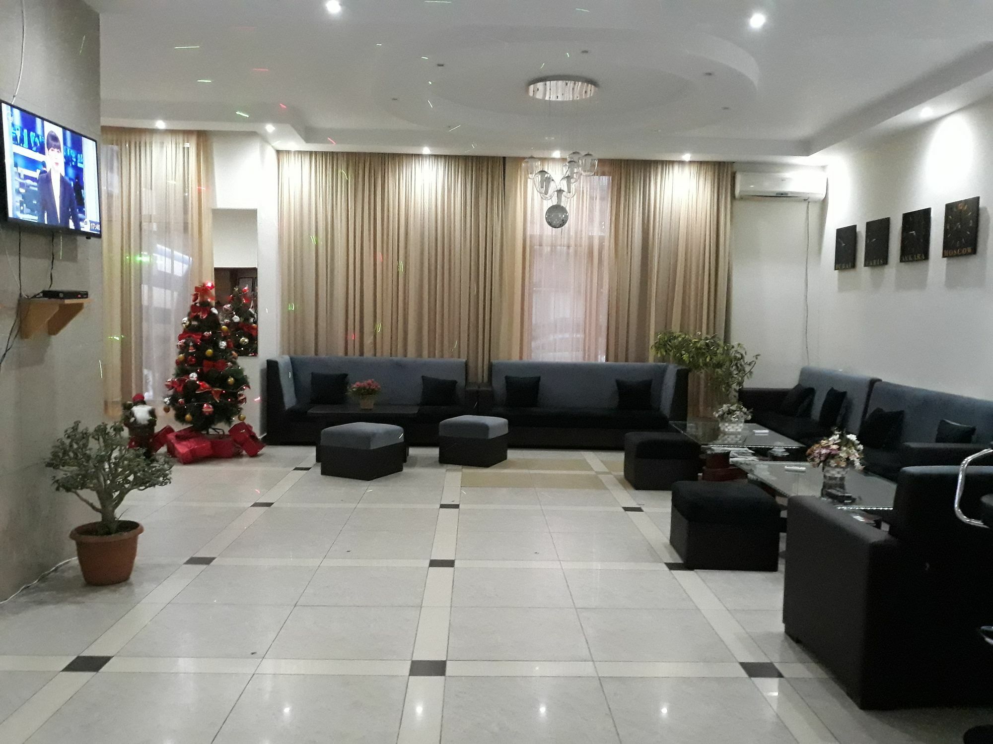 Rio Hotel Tbilisi Buitenkant foto